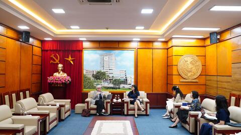 TRƯỜNG ĐẠI HỌC LUẬT HÀ NỘI LÀM VIỆC VỚI ĐẠI HỌC LEICESTER (VƯƠNG QUỐC ANH)