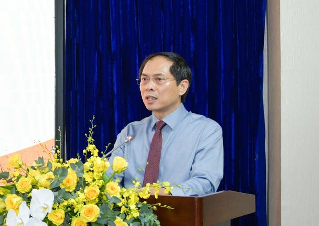 Hơn 100 tập đoàn lớn trên thế giới đang chuyển dịch đầu tư vào Việt Nam - 2 Hơn 100 tập đoàn lớn trên thế giới đang chuyển dịch đầu tư vào Việt Nam - 2