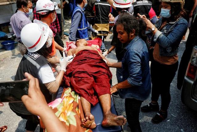 Hơn 100 người thiệt mạng trong ngày biểu tình đẫm máu ở Myanmar - 1