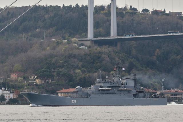 Nga điều thêm tàu chiến đến Biển Đen, Ukraine sẵn sàng chiến đấu - 1