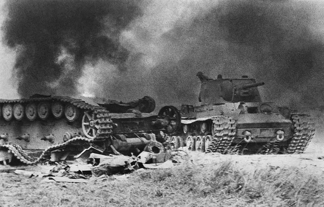 Tướng giỏi nhất Liên Xô đánh đâu oanh liệt đó khiến Stalin không muốn đánh thức khi đang ngủ - Ảnh 9.