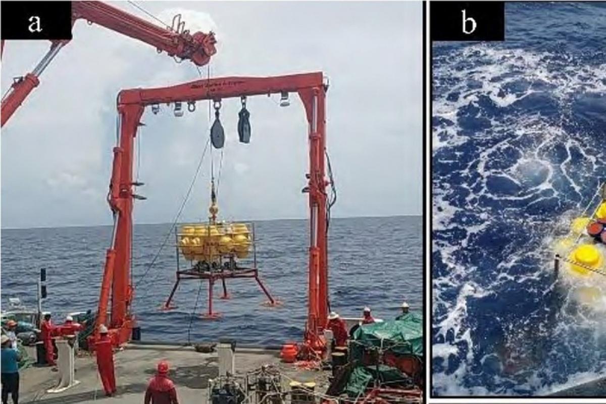 Thiết bị cảm biến được triển khai ở Biển Đông để thu thập dữ liệu sóng ngầm. (Ảnh: Earth Science Frontiers)