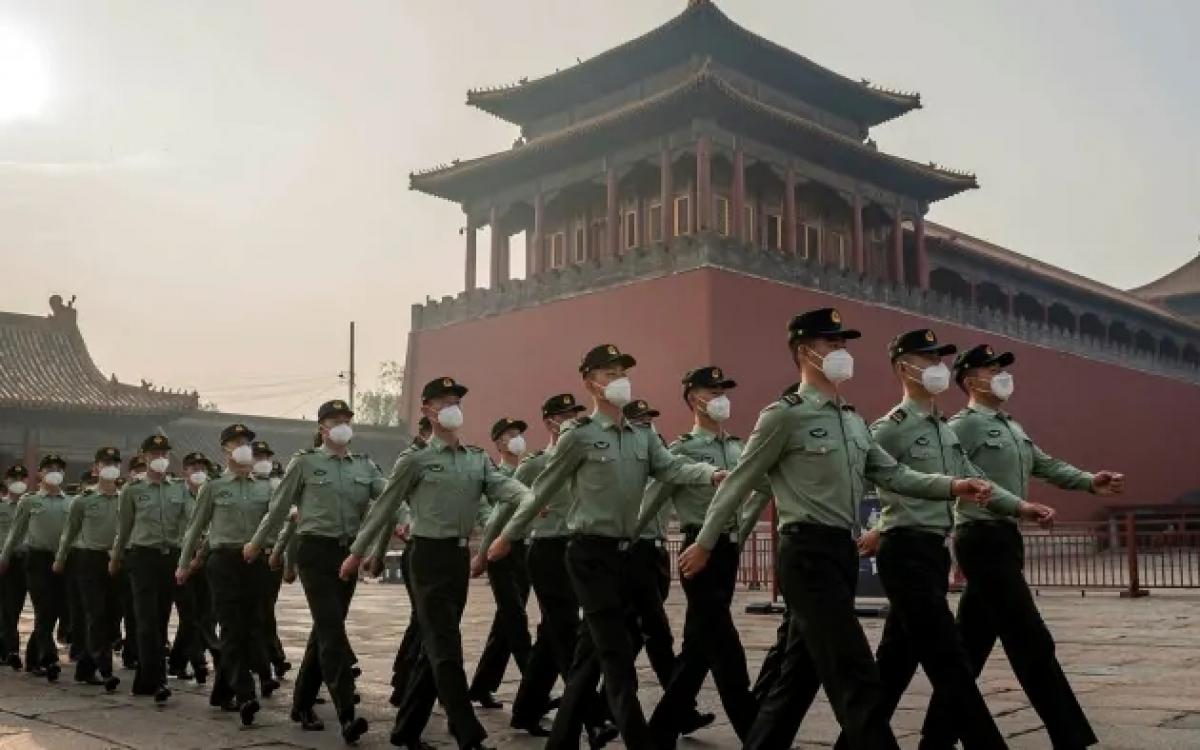 Binh sĩ Trung Quốc tại Bắc Kinh. Ảnh: AFP.