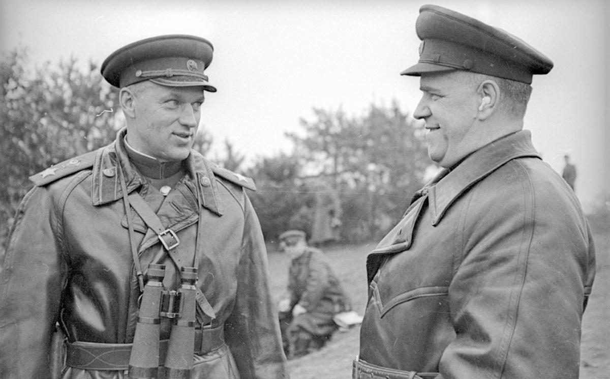 Konstantin Rokossovsky và Georgy Zhukov. Nguồn: RBTH