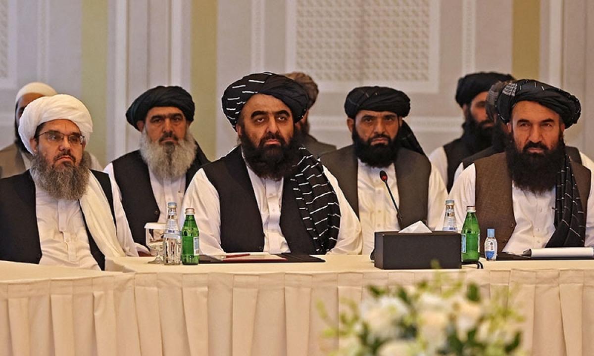 Thành viên Taliban gồm Shahabuddin Delawar (trái), Amir Khan Muttaqi, và Khairullah Khairkhwa (phải). Ảnh: AFP