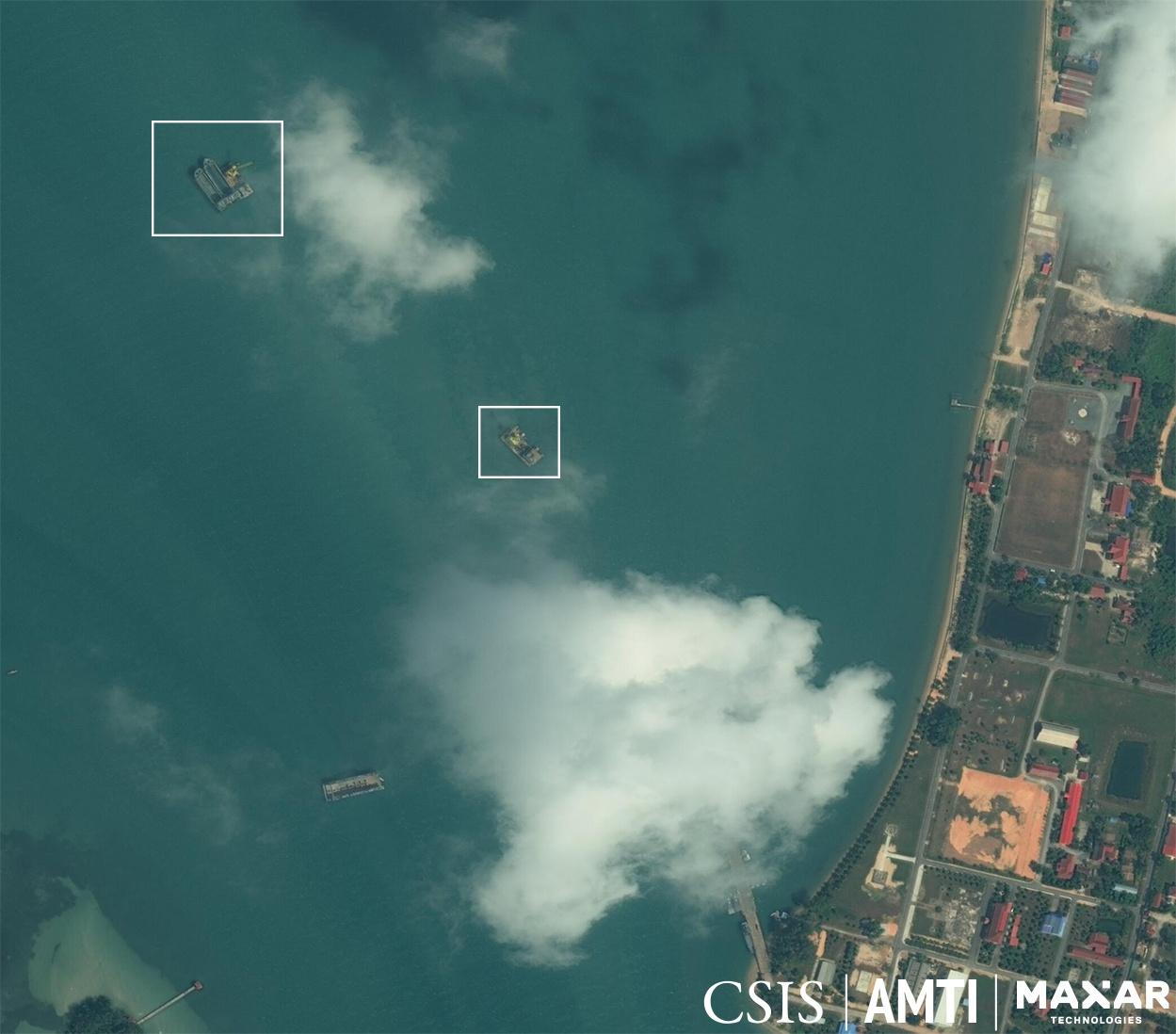 CSIS: Nhiều tàu hút cát để xây cảng nước sâu tại căn cứ Ream của Campuchia - ảnh 1