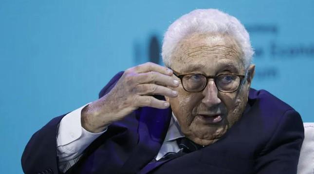 Cựu Ngoại trưởng Mỹ Kissinger nói Ukraine nên nhượng đất cho Nga ảnh 1