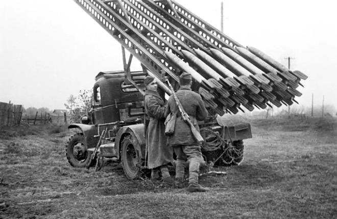 “Ông tổ” của pháo phản lực HIMARS là vũ khí Nga, từng khiến phát xít Đức khiếp sợ - 2