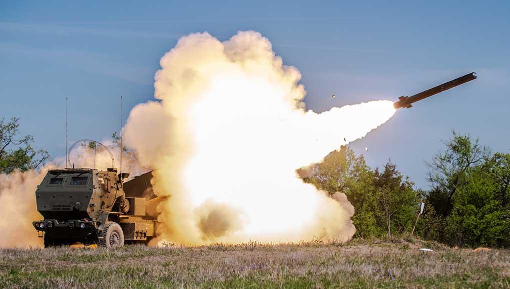 Hệ thống HIMARS &#34;thay đổi cuộc chơi&#34; ở Ukraine thực chất là bệ phóng tên lửa? - 3
