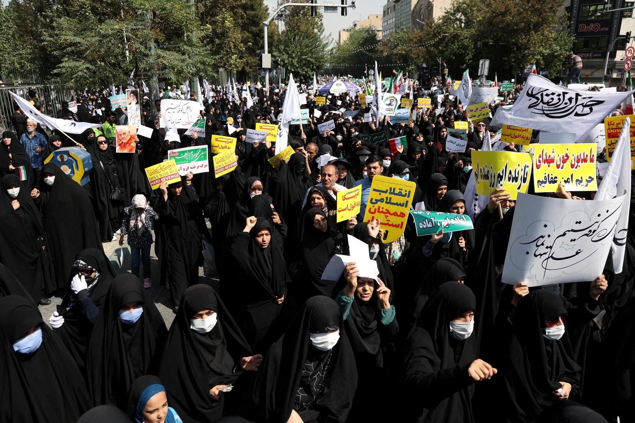 Bạo loạn, biểu tình rung chuyển Iran - ảnh 1