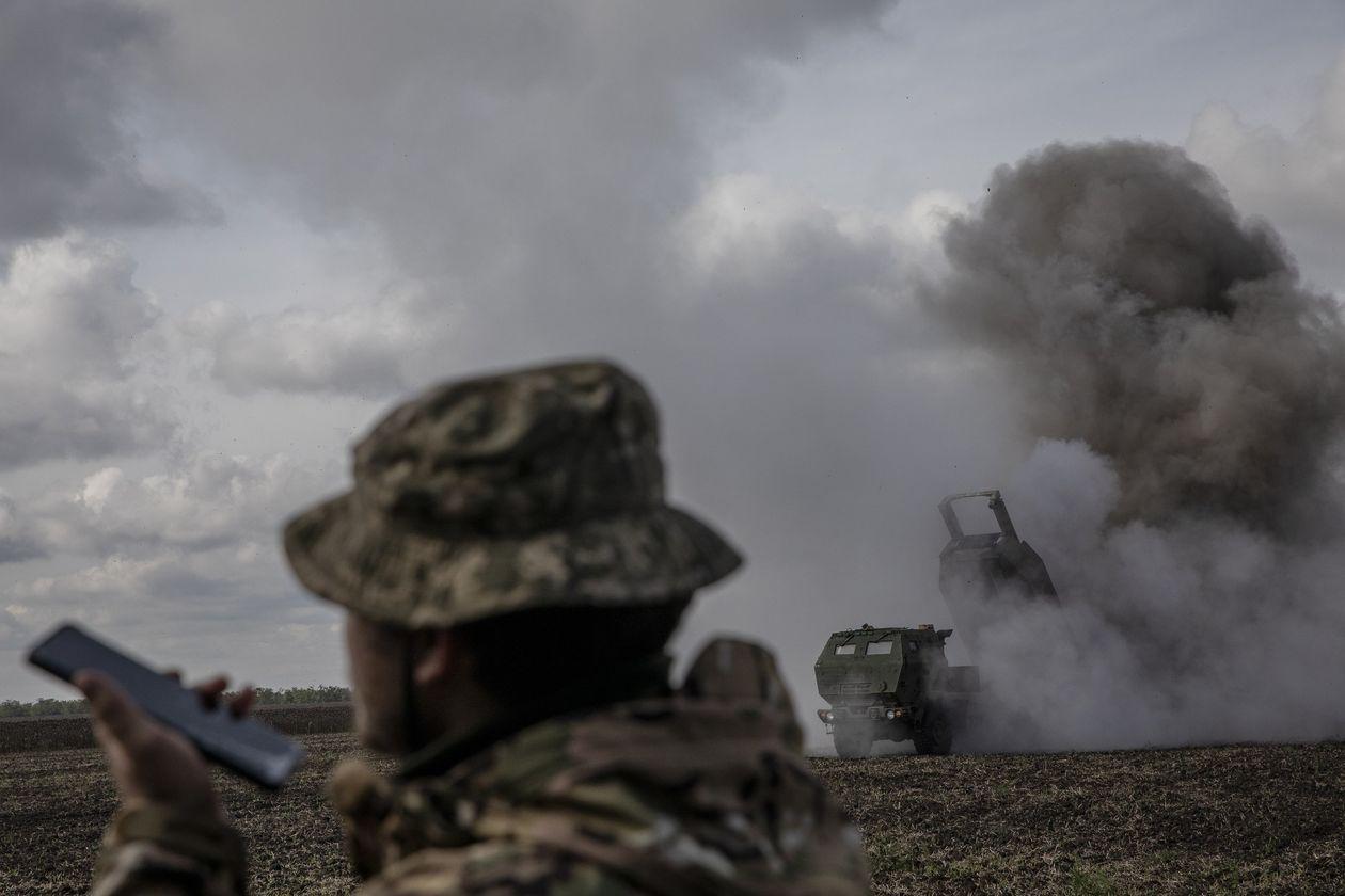 Tên lửa HIMARS: Vũ khí làm thay đổi cách tác chiến thời hiện đại - 2
