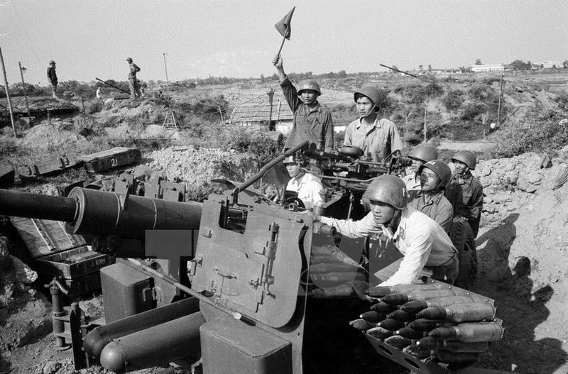 “Dien Bien Phu tren khong”: Sang tao nghe thuat nghi binh, phong ten lua gia-Hinh-4