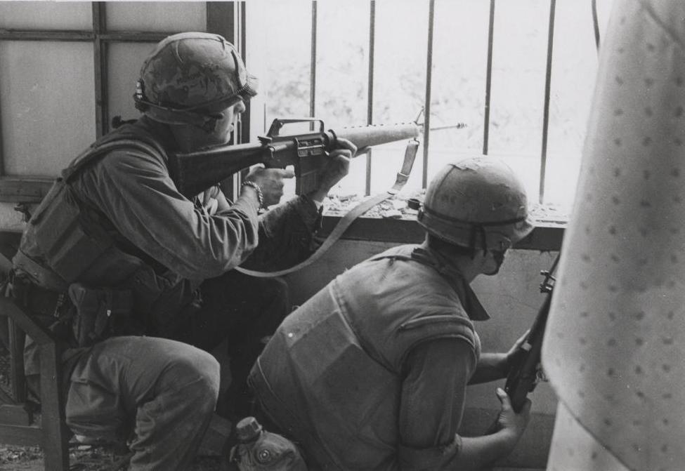 Phía sau bức ảnh biểu tượng cho sự vô nghĩa, tàn khốc của cuộc chiến của Mỹ ở Việt Nam ảnh 2