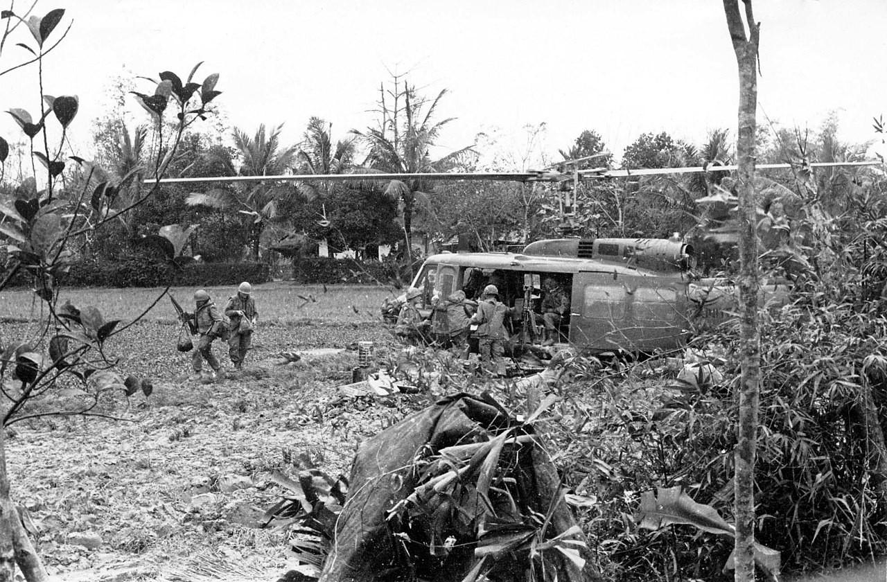 Phía sau bức ảnh biểu tượng cho sự vô nghĩa, tàn khốc của cuộc chiến của Mỹ ở Việt Nam ảnh 5