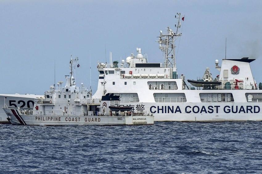 Tàu Philippines bị bắn vòi rồng ở Biển Đông: Mỹ, Trung lên tiếng, Manila triệu Đại sứ Bắc Kinh ảnh 2