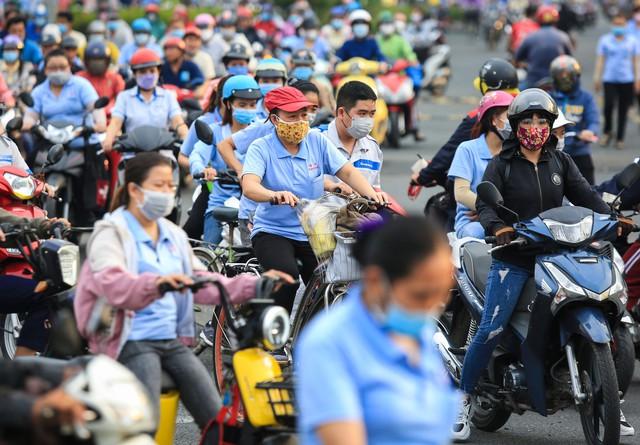 Đa số người lao động lương không đủ sống - Ảnh 1.
