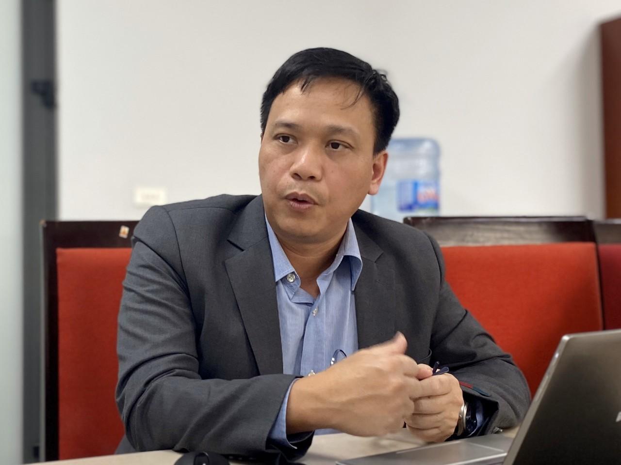 TS. Nguyễn Quốc Việt &ndash; Ph&oacute; Viện trưởng Viện Nghi&ecirc;n cứu Kinh tế v&agrave; Ch&iacute;nh s&aacute;ch (Đại học Kinh tế, Đại học Quốc gia H&agrave; Nội).