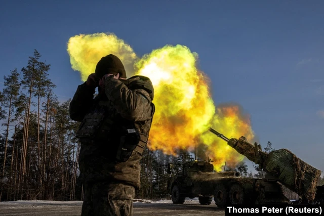 1000 xe tăng Nga đánh Kupyansk, loạt sĩ quan cấp cao Ukraine tháo chạy: Tổng tư lệnh Ukraine ra lệnh khẩn- Ảnh 3.