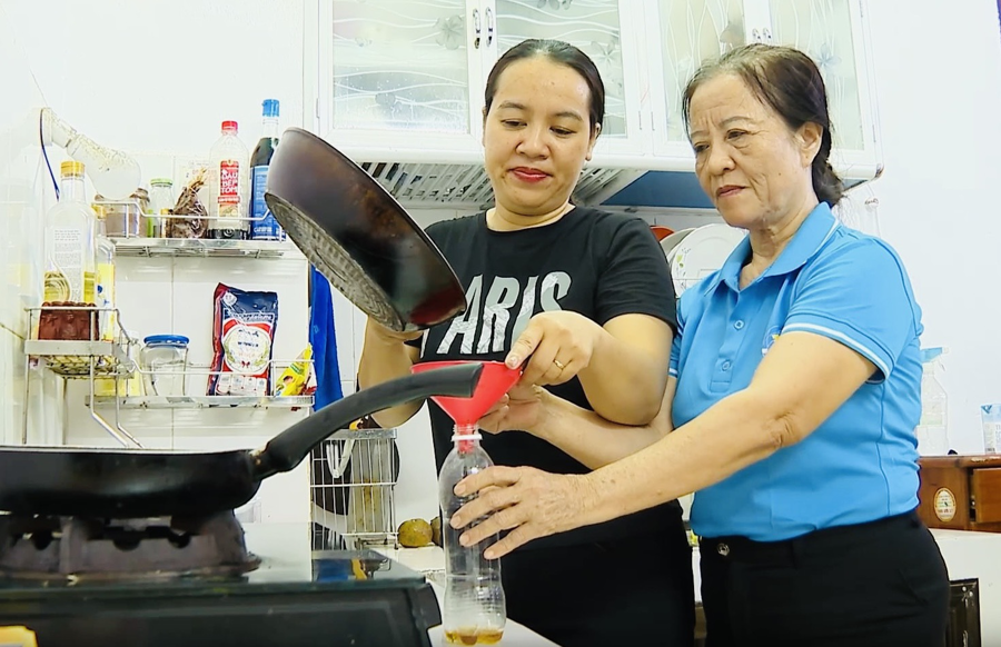 Lần đầu tiên Việt Nam có hệ thống thu gom, tái chế dầu ăn làm nguyên liệu thô sản xuất xăng sinh học, nhiên liệu máy bay - Ảnh 1