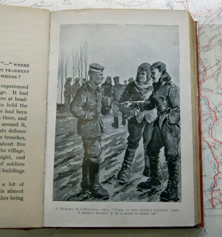 Tranh vẽ của Bruce Bairnsfather về những người lính đình chiến vào ngày Giáng sinh năm 1914. (Ảnh: History)