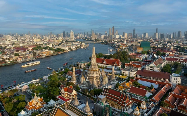 Kinh tế Thái Lan đang rơi vào "tình trạng tồi tệ nhất 40 năm" - Ảnh 1.