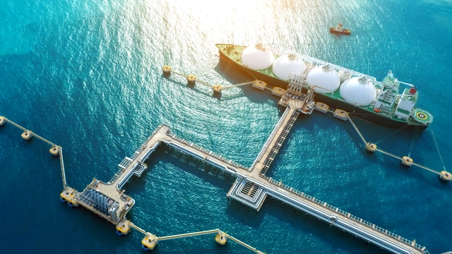 Nắm giữ "mỏ vàng" Khí tự nhiên lớn thứ 3 ASEAN, Việt Nam tung chiến lược "gọng kìm" tiến đến mục tiêu lớn năm 2030 - Ảnh 1.