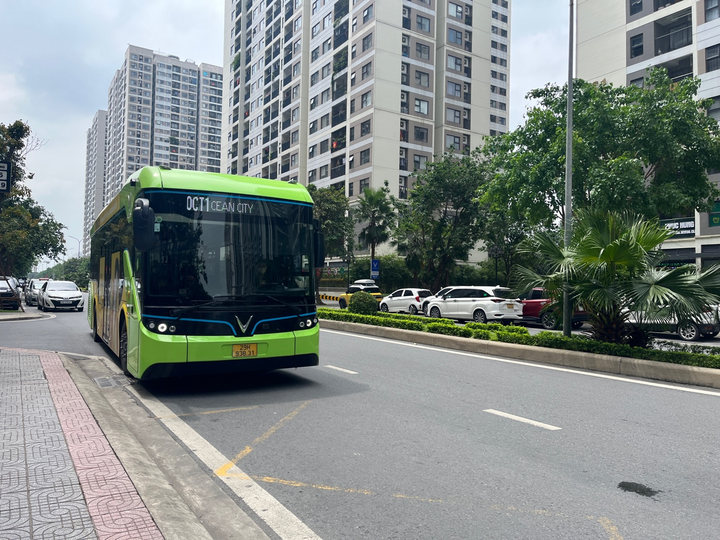 Hà Nội đặt mục tiêu sử dụng 100% xe buýt điện, năng lượng xanh vào năm 2030. (Nguồn: Thanh Trà)