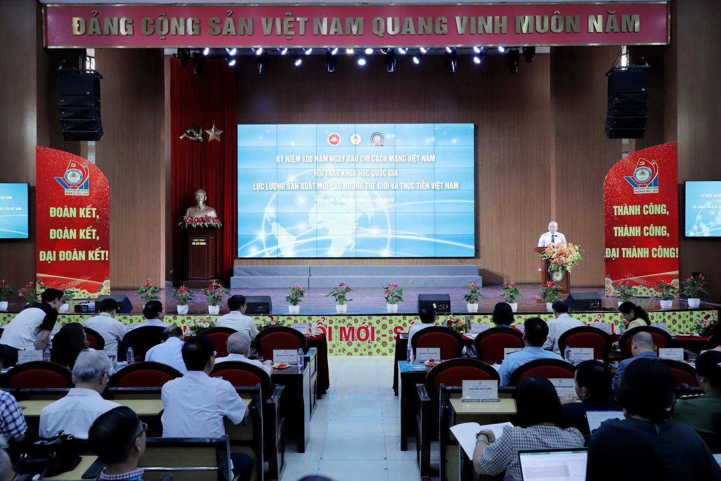 Hội thảo Quốc gia với chủ đề: “Lực lượng sản xuất mới – Xu hướng thế giới và thực tiễn Việt Nam”.