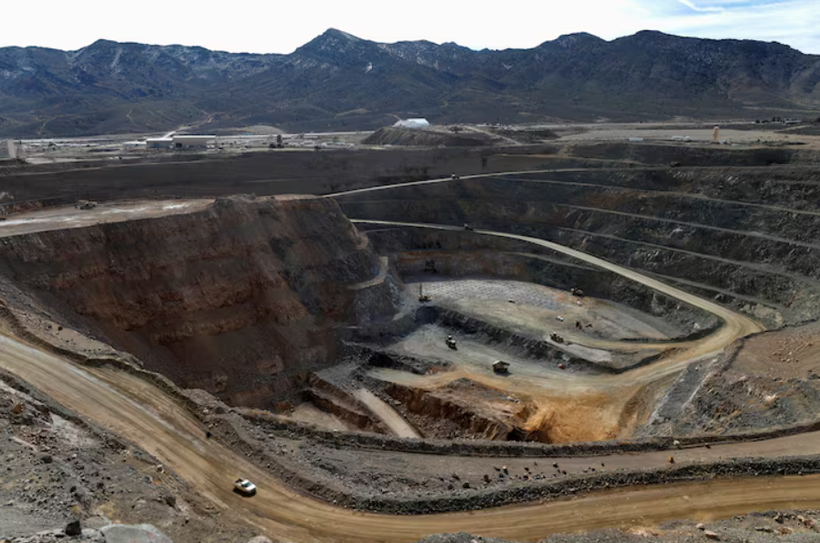 Quang cảnh mỏ đất hiếm lộ thiên MP Materials ở Mountain Pass, California, Mỹ ngày 3/1/2020. Ảnh: Reuters.