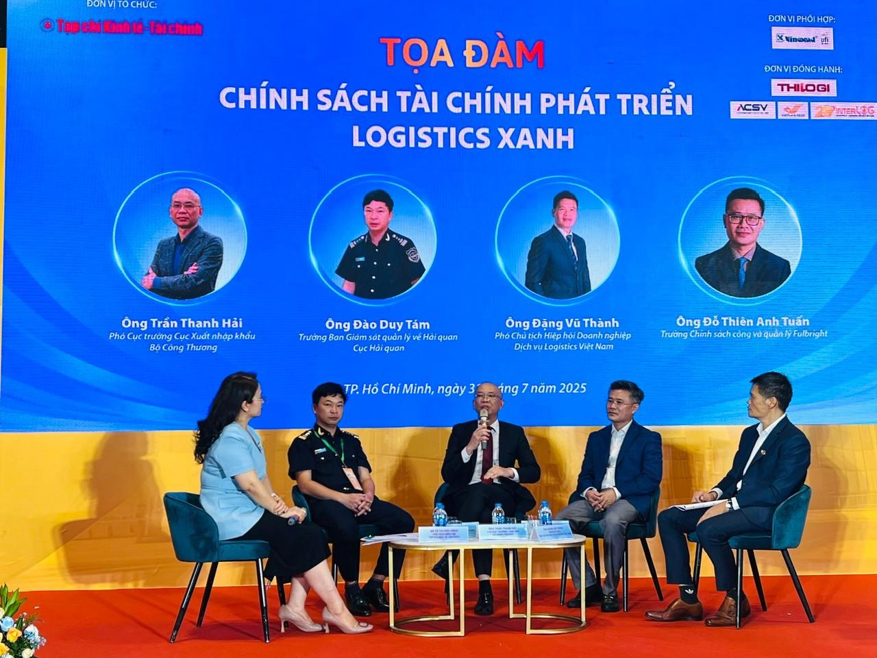Công cụ 'chống sốc' của doanh nghiệp Việt khi kinh tế thế giới biến động - Ảnh 1.