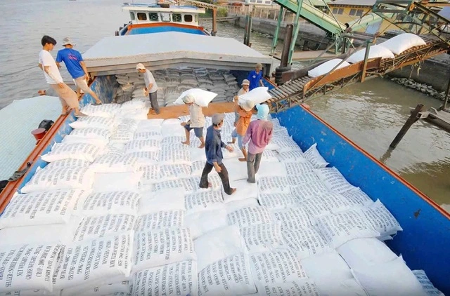 Đối tác lớn nhất ngưng nhập, gạo Việt có bị ảnh hưởng?- Ảnh 1.