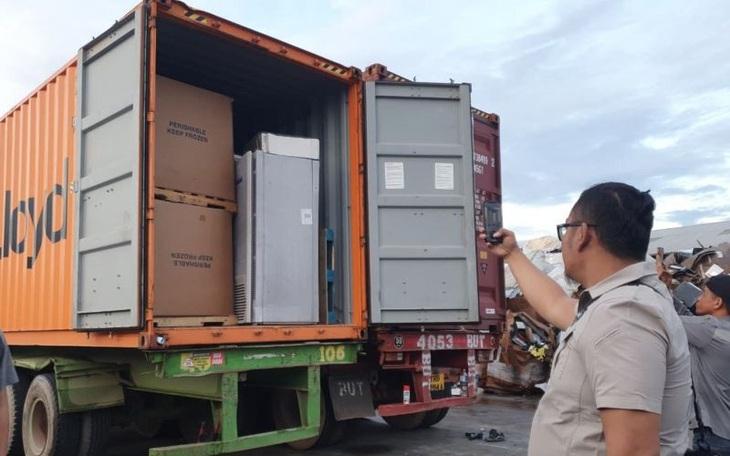 Jakarta ban bố tình trạng khẩn cấp vì rác thải 'ngập' thành phố - Ảnh 2.