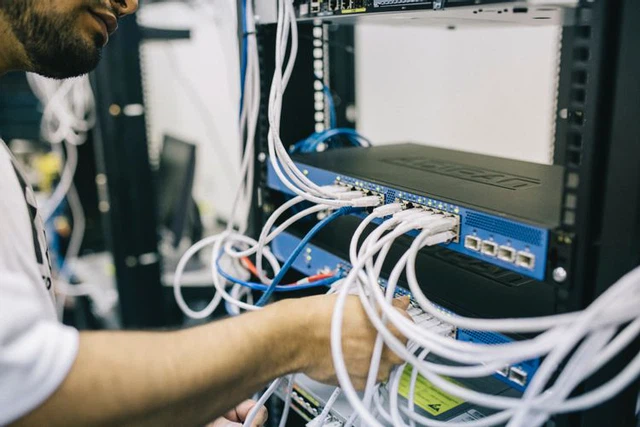Ai đang sở hữu mạng Internet toàn cầu? - Ảnh 3.